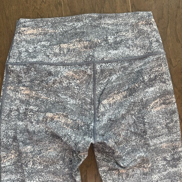 Lululemon Patterned Gray Leggings - Picture 11 of 13